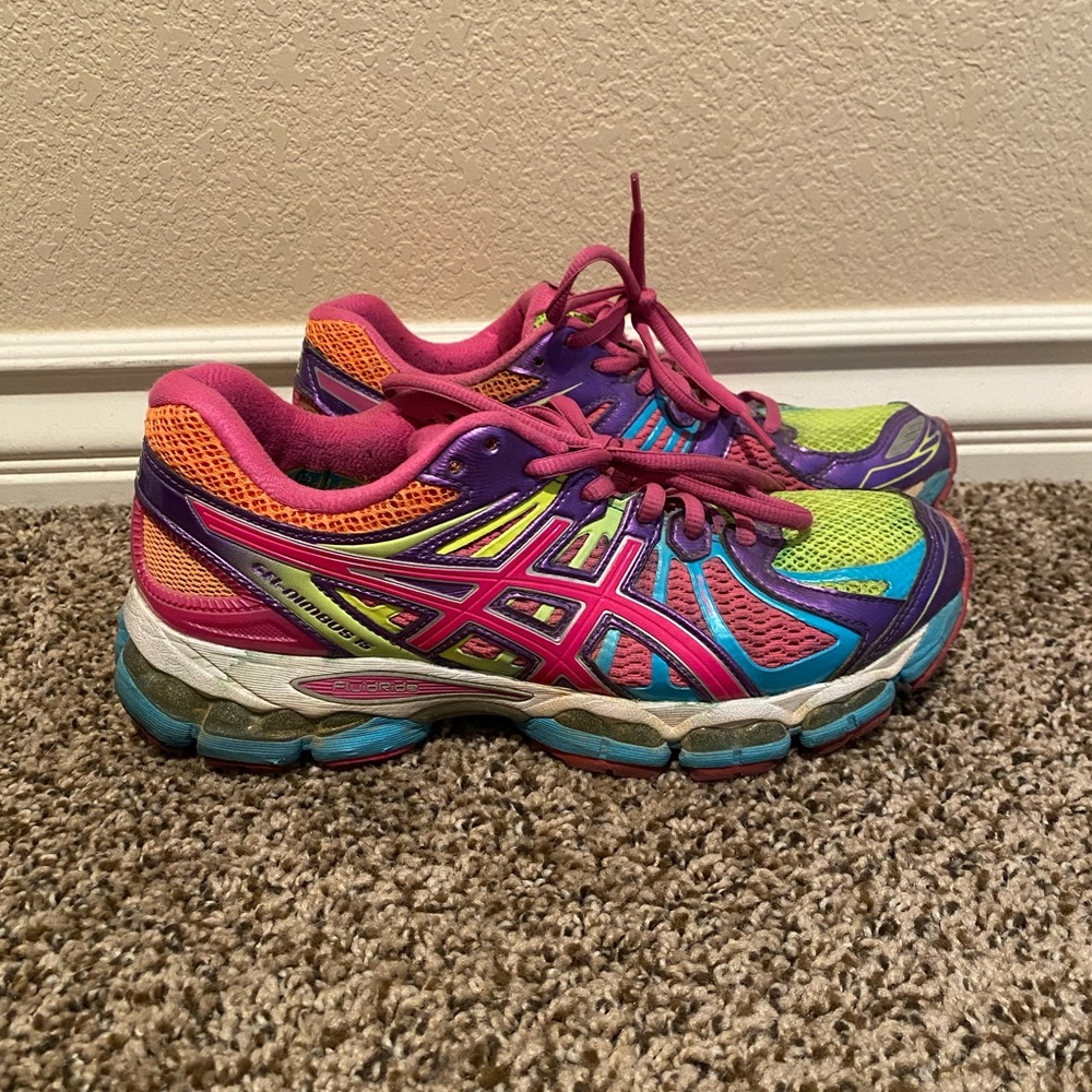 Women’s ASICS gel nimbus 15 sz 8